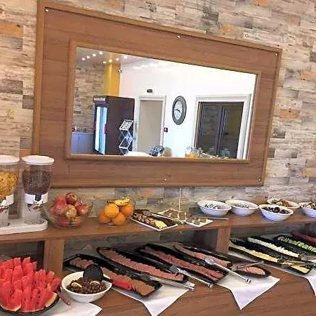 Hotel Eka Constanta